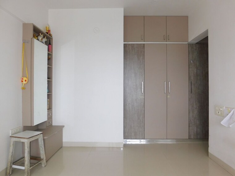 Room, dadar east 3 Bedroom 1145 Sq.Ft. Apartment In Dadar East Mumbai 10701264