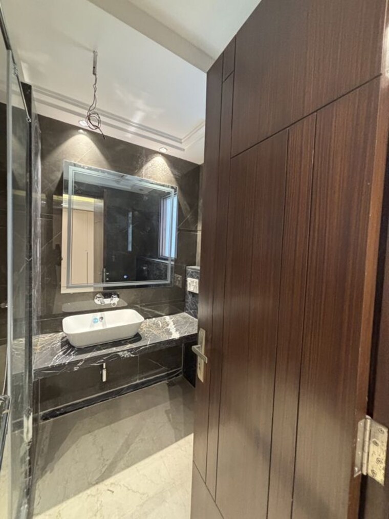 Attached Bathroom, greater kailash i 4 Bedroom 2430 Sq.Ft. Builder Floor In Greater Kailash I Delhi 10701306