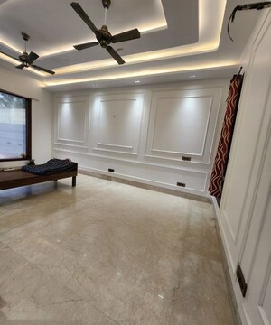 Furnished Amenities in 4 BHK Independent House at Sainik Farm – for Rent