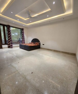 Parking in 4 BHK Independent House at Sainik Farm – for Rent