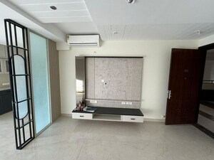 Room in 3 BHK Apartment at Bollineni Bion, Kothaguda – for Rent