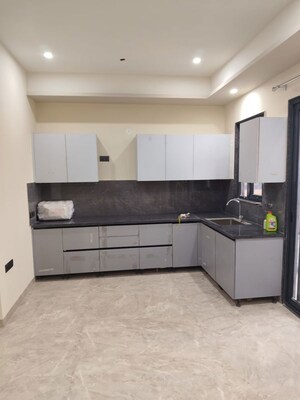 Kitchen in 1 BHK Builder Floor at Sector 43 – for Rent