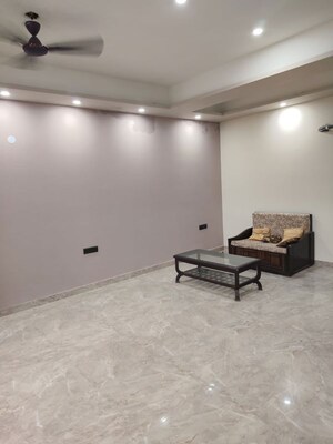 Living Room in 1 BHK Builder Floor at Sector 43 – for Rent