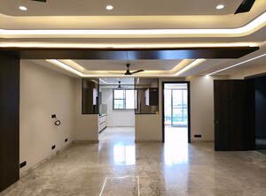 Room in 3 BHK Builder Floor at Dlf City Phase 3 – for Rent