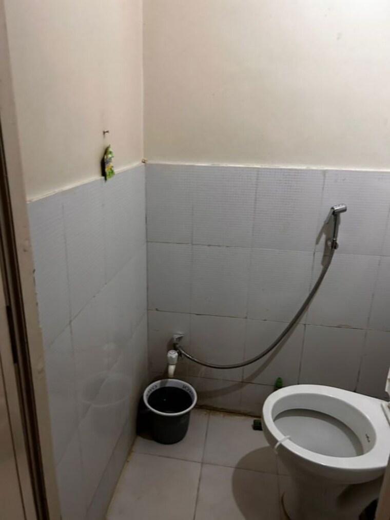 Bathroom, sushruth-residency 1 Bedroom 580 Sq.Ft. Apartment In Narhe Pune 10701360