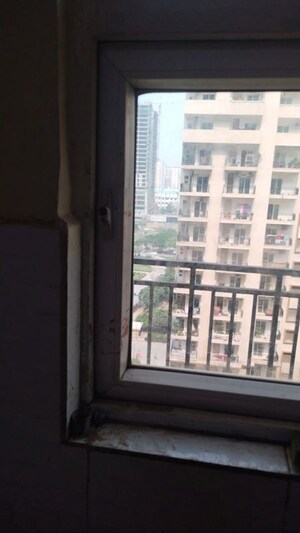 2.5 BHK Apartment – Exterior View View at Ajnara Le Garden, Sector 16b Greater Noida - for Rent