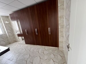 Bathroom in 4 BHK Apartment at Mapsko The Icon 79, Sector 79 – for Sale