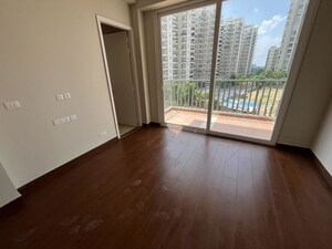 Room in 4 BHK Apartment at Mapsko The Icon 79, Sector 79 – for Sale