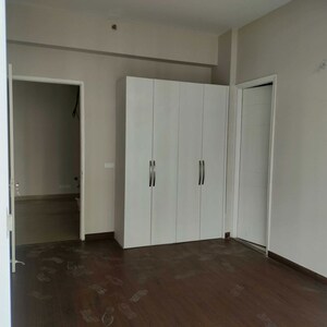 Room in 4 BHK Apartment at Mapsko The Icon 79, Sector 79 – for Sale