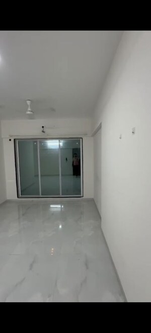 Room in 2 BHK Apartment at Acme Enclave, Malad West – for Rent
