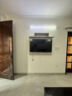 Building Lobby in 1 BHK Builder Floor at Lajpat Nagar – for Rent