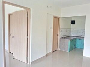 Room in 1 BHK Apartment at Kumar Parc Residences, Hadapsar – for Rent