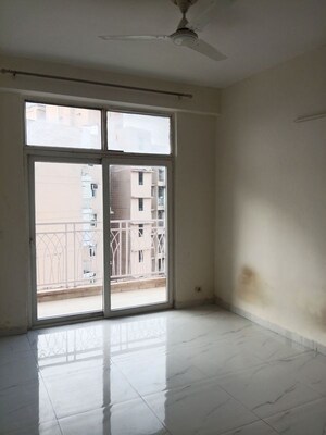 Room in 3 BHK Apartment at Mahagun My Woods, Sector 16c Greater Noida – for Sale