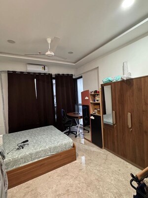 Bedroom in 3 BHK Apartment at Matunga Vashudha CHS, Matunga – for Rent