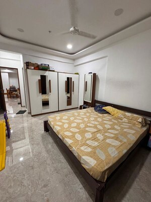 Bedroom in 3 BHK Apartment at Matunga Vashudha CHS, Matunga – for Rent