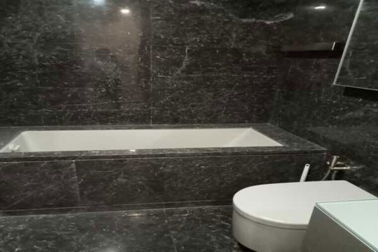 Bathroom, lodha-world-crest 4 Bedroom 2575 Sq.Ft. Apartment In Worli Mumbai 10701409