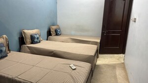 Room in  Pg at Ansal Golf Link I, Omega I Greater Noida – for Rent