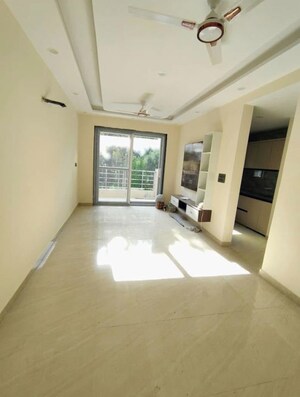 Room in 3 BHK Builder Floor at Rajouri Garden – for Rent