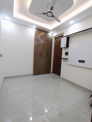 Room in 3 BHK Builder Floor at Rajouri Garden – for Rent