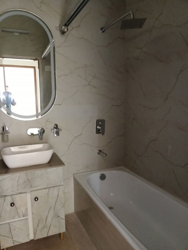 Bathroom, greater kailash i 4 Bedroom 4100 Sq.Ft. Builder Floor In Greater Kailash I Delhi 10701444
