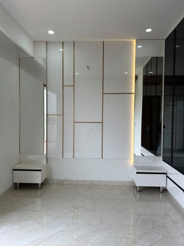 Room, kharar road 3 Bedroom 111 Sq.Yd. Villa In Kharar Road Mohali 10701420
