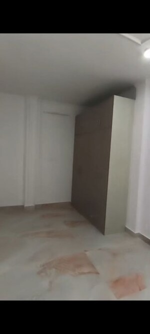 Room in 2 BHK Builder Floor at Vasundhara – for Rent