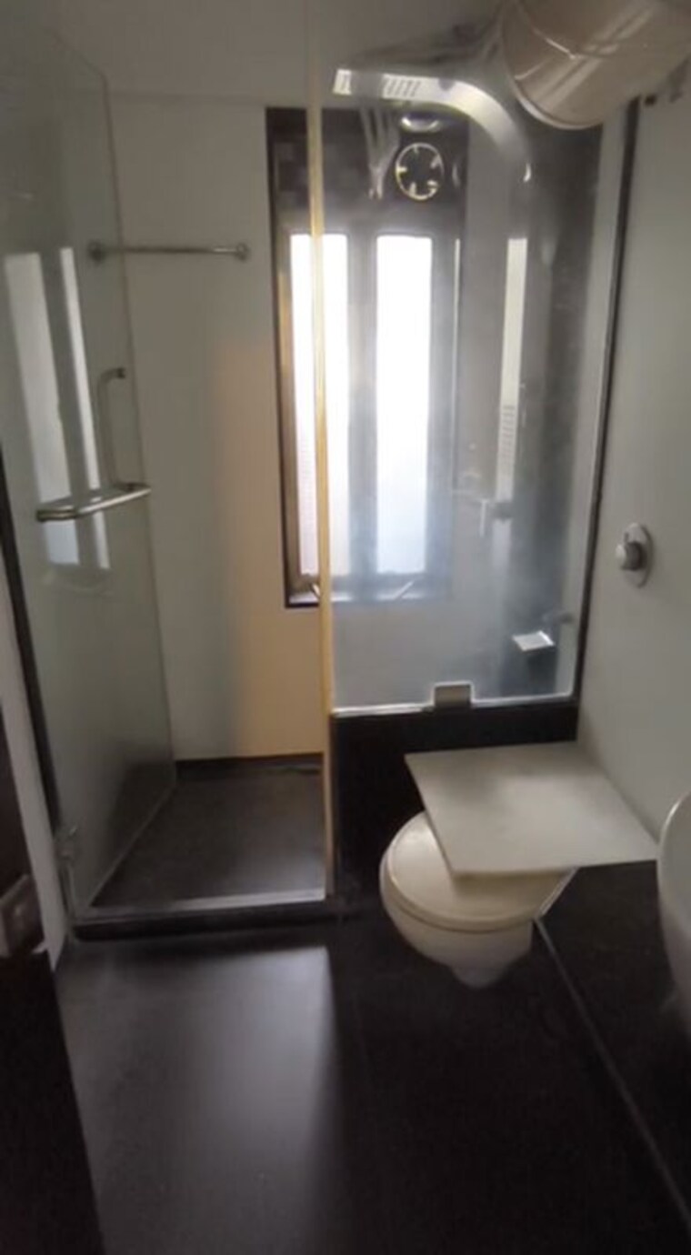Bathroom, chembur 3 Bedroom 1200 Sq.Ft. Apartment In Chembur Mumbai 10701371
