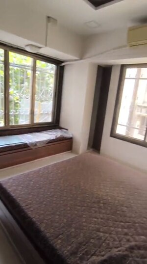 Bedroom in 3 BHK Apartment at Chembur – for Rent