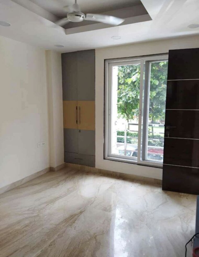 Room, rajouri garden 3 Bedroom 140 Sq.Yd. Builder Floor In Rajouri Garden Delhi 10701484
