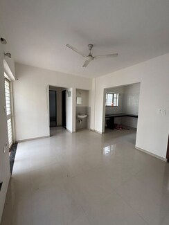 1 BHK +Apartment For Sale in Guardian Lake Shire