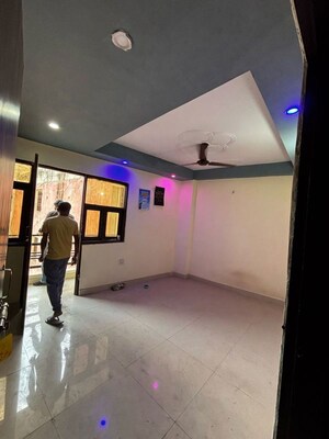 Room in 2 BHK Builder Floor at Saket – for Rent