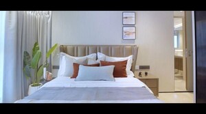 Bedroom in 3.5 BHK Apartment at Kalpataru Elitus, Mulund West – for Sale