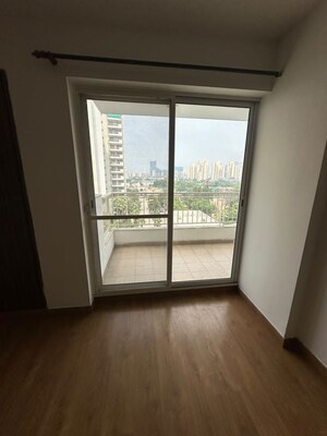 Room in 3 BHK Apartment at Bestech Park View Spa Next, Sector 67 – for Rent