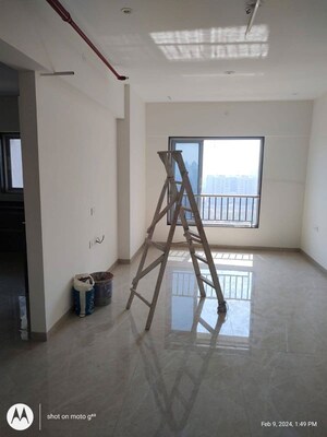Staircase in 3 BHK Apartment at Thapar Suburbia, Chembur – for Rent