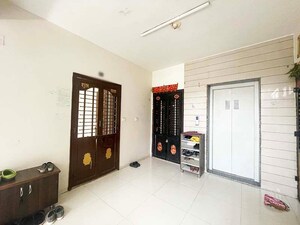 Room in 2 BHK Apartment at Nava Naroda – for Sale