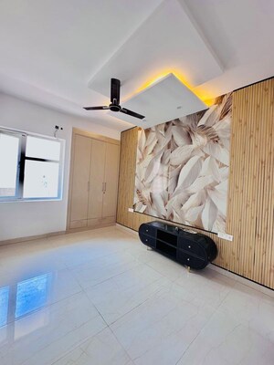 Furnished Amenities in 3 BHK Apartment at Shiva Motia Huys, Pir Machalla – for Sale