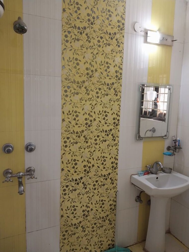 Bathroom, tulip-lemon 2 Bedroom 526 Sq.Ft. Apartment In Sector 69 Gurgaon 10701553