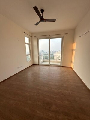 Room in 3.5 BHK Apartment at Tata Gurgaon Gateway, Sector 112 – for Sale