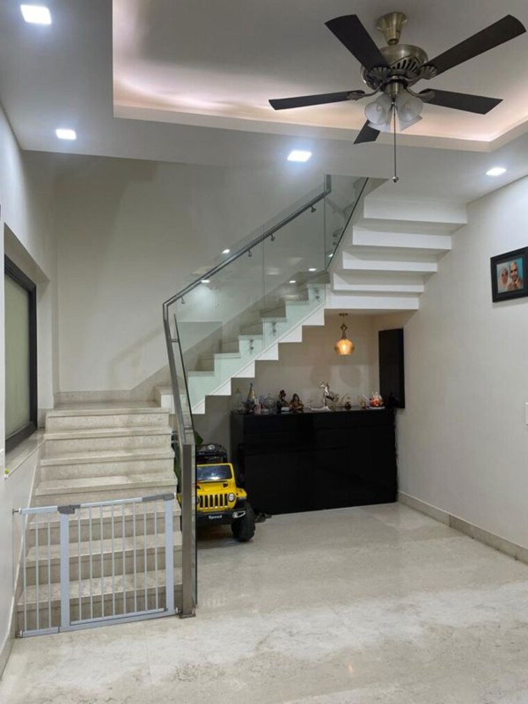  Parking, rwa-apartments-sector-19 4 Bedroom 135 Sq.Mt. Independent House In Sector 19 Noida 10701575