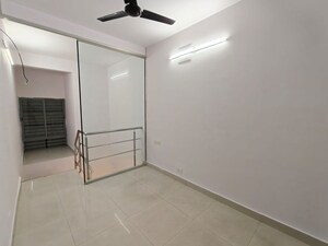 Room in 3 BHK Apartment at Cubbon Terraces, Infantry Road – for Rent