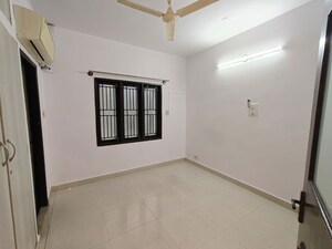Room in 3 BHK Apartment at Cubbon Terraces, Infantry Road – for Rent