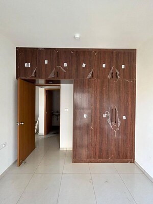 Room in 2 BHK Apartment at Sobha Dream Gardens, Thanisandra Main Road – for Rent