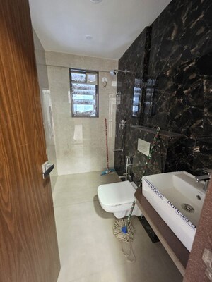 Bathroom in 2 BHK Apartment at Kodia Maimoona Residency, Agripada – for Sale