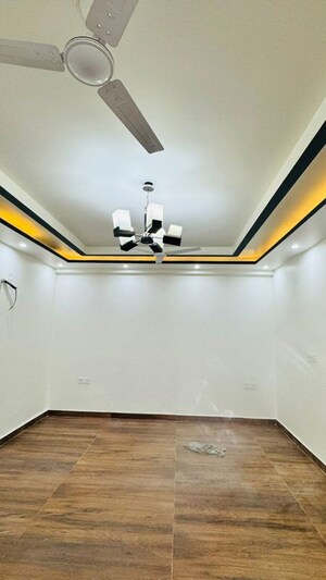 Bedroom in 4 BHK Builder Floor at Green Fields Colony – for Rent