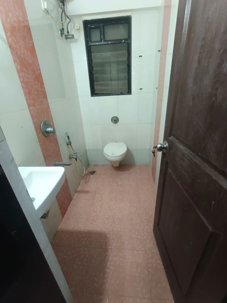 Bathroom, riddhi-siddhi-heights-goregaon-west 1 Bedroom 390 Sq.Ft. Apartment In Goregaon West Mumbai 10701691