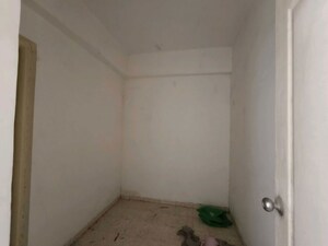 Room in 4 BHK Builder Floor at Sector 23a – for Rent