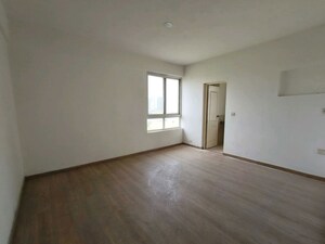 Room in 4 BHK Builder Floor at Sector 23a – for Rent