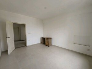 Room in 4 BHK Builder Floor at Sector 23a – for Rent
