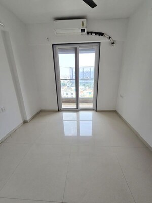 Room in 2 BHK Apartment at Shubh Shagun, Kharadi – for Rent