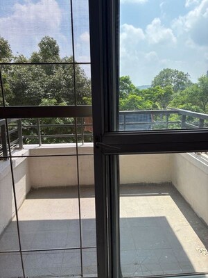 Balcony in 2 BHK Builder Floor at Sector 21 – for Rent